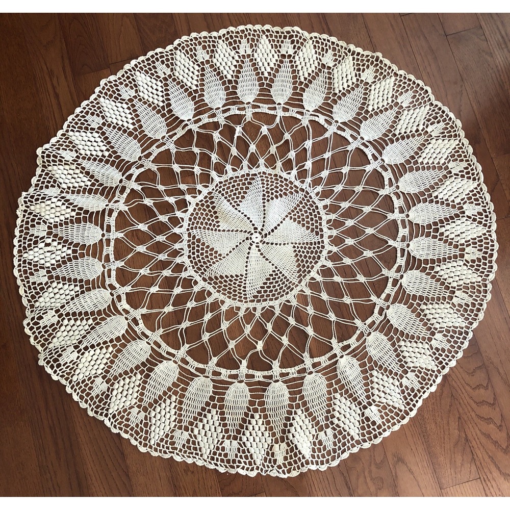 Vintage Ivory Hand Crocheted 40" Round Table Topper Mint! Beautiful